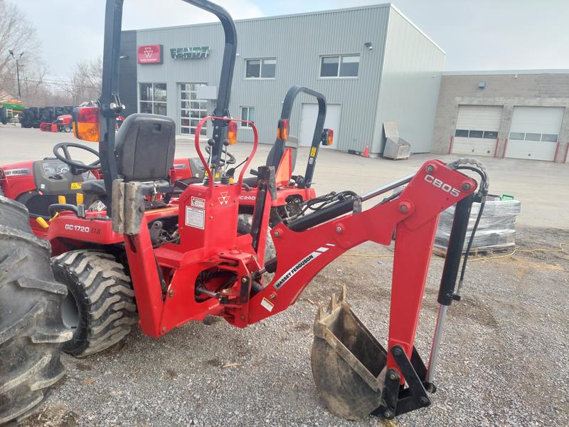 Tractors  GC1720 TLB Photo
